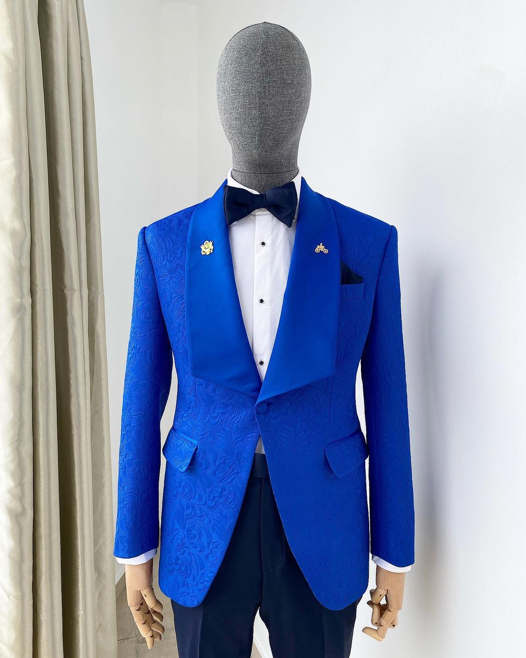 Shop Royal Blue floral pattern jacquard shawl lapel blazer suit, Deji ...