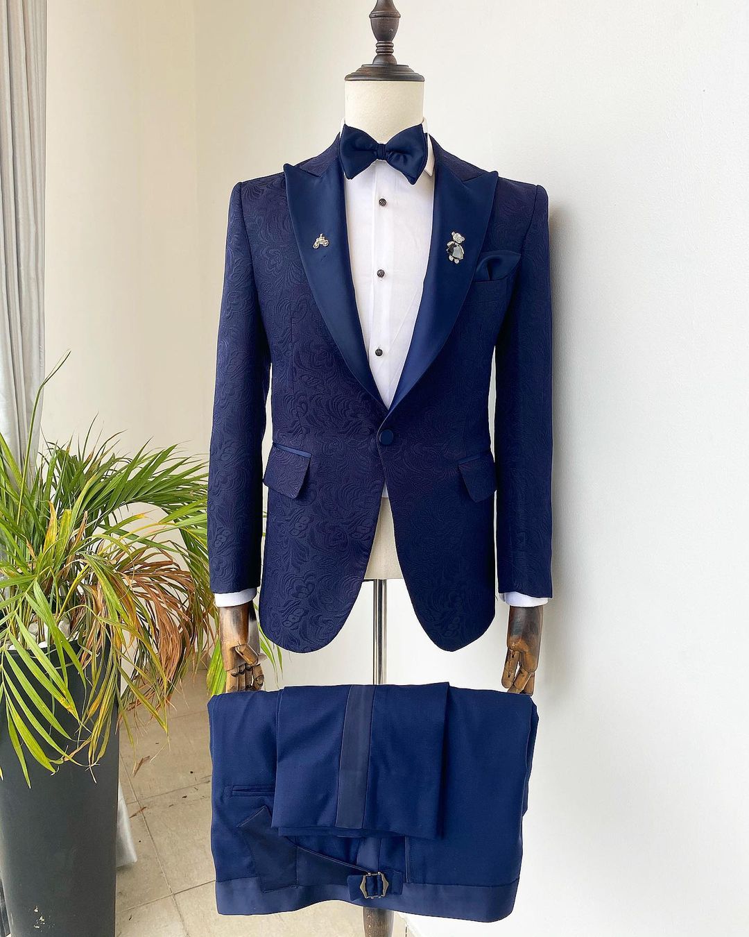 Shop Midnight blue peak lapel floral jacquard tuxedo suit -Deji & Kola