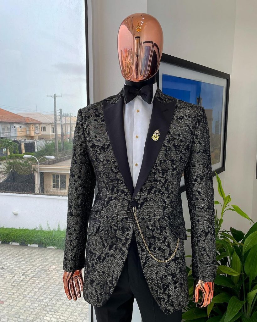 Shop Metallic coarse pattern jacquard peak lapel tuxedo Suit -Deji & Kola